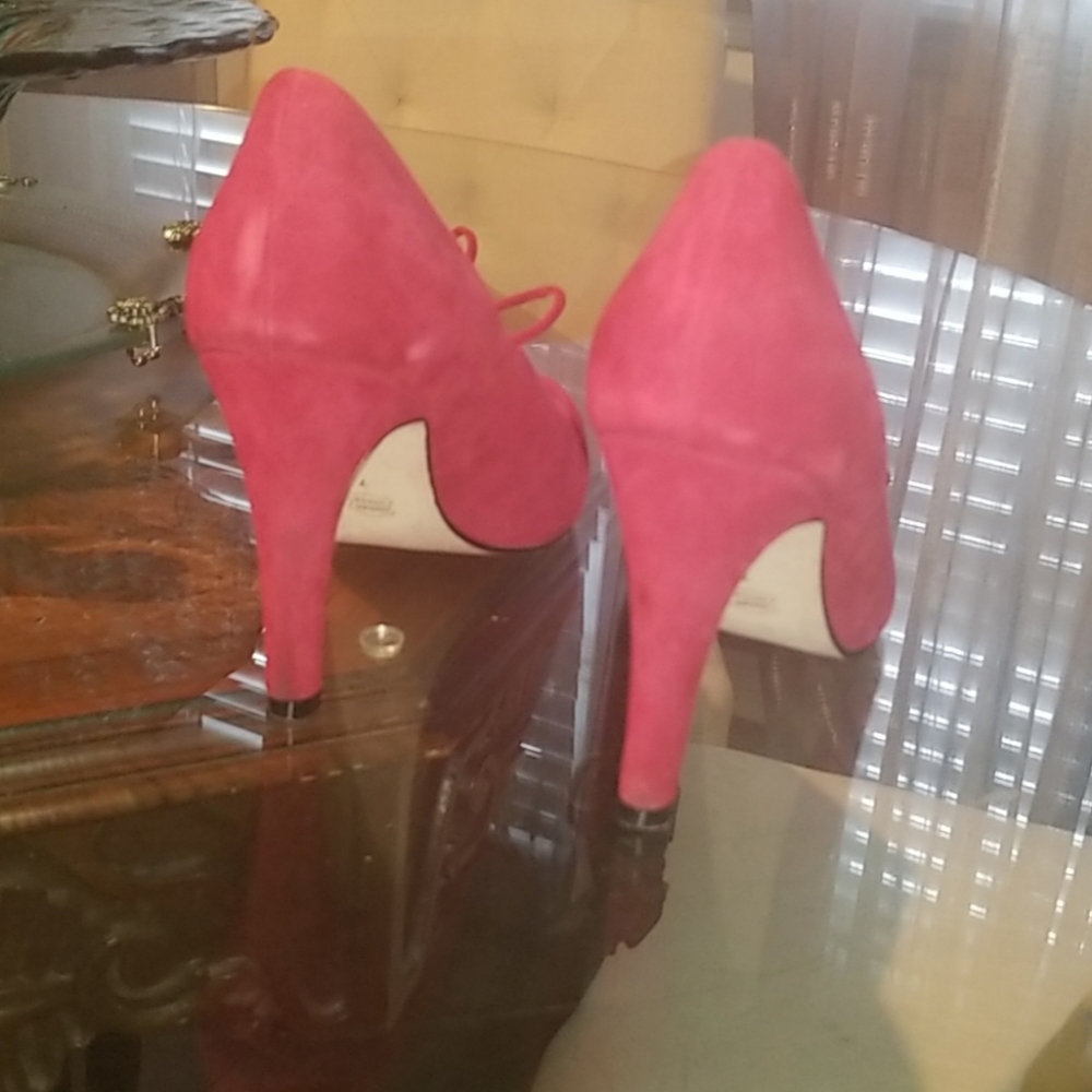 Red heels - Picture 4 of 5